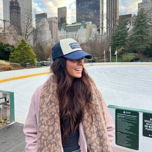 Meet your Posher, Hadley